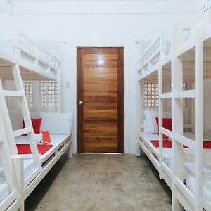 Reddoorz @ Camp Saint John Hotel La Union